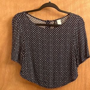 H&M Divided blue and white dot cropped top woman’s size 4 (small)